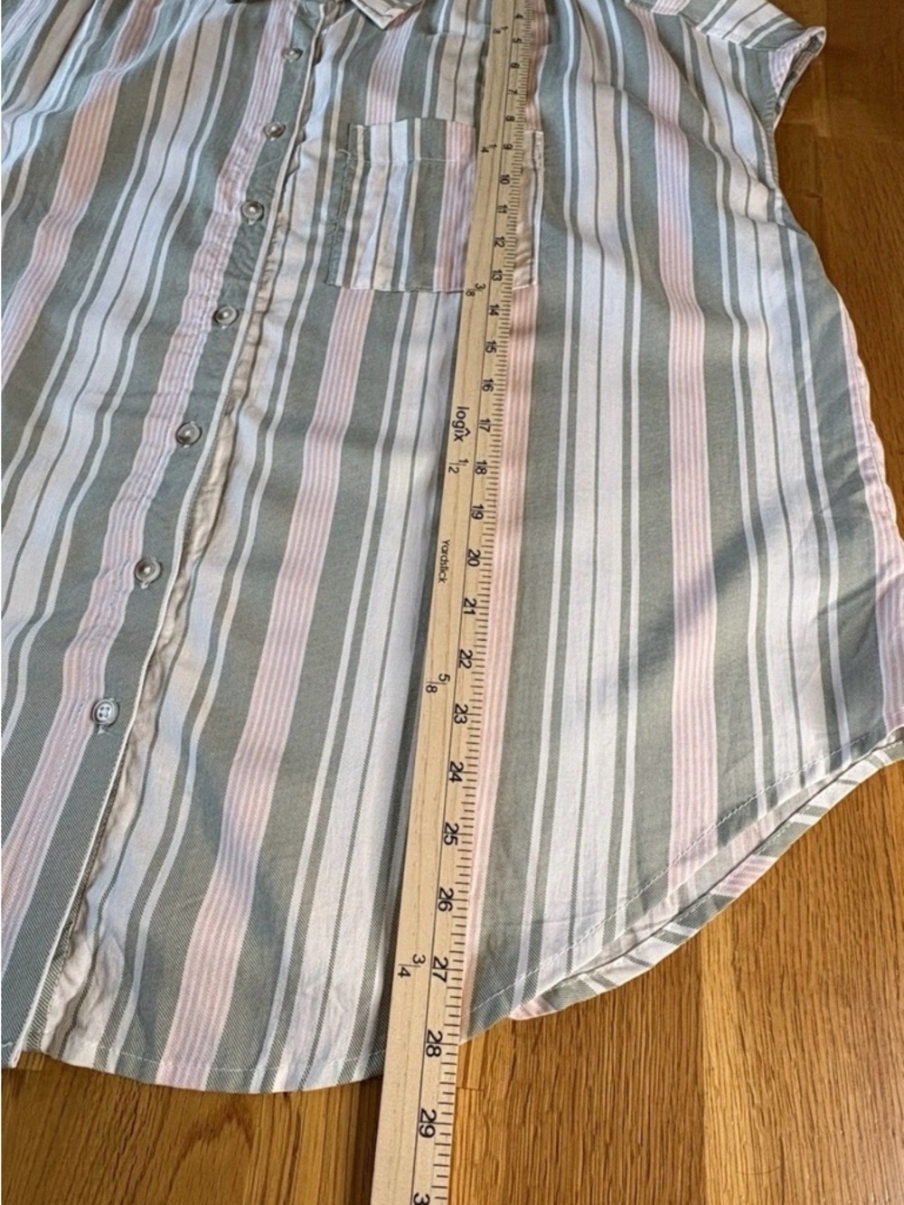 Torrid Size 1X Striped Button Front Blouse Green Pink Lightweight Top Breathable - Picture 12 of 13